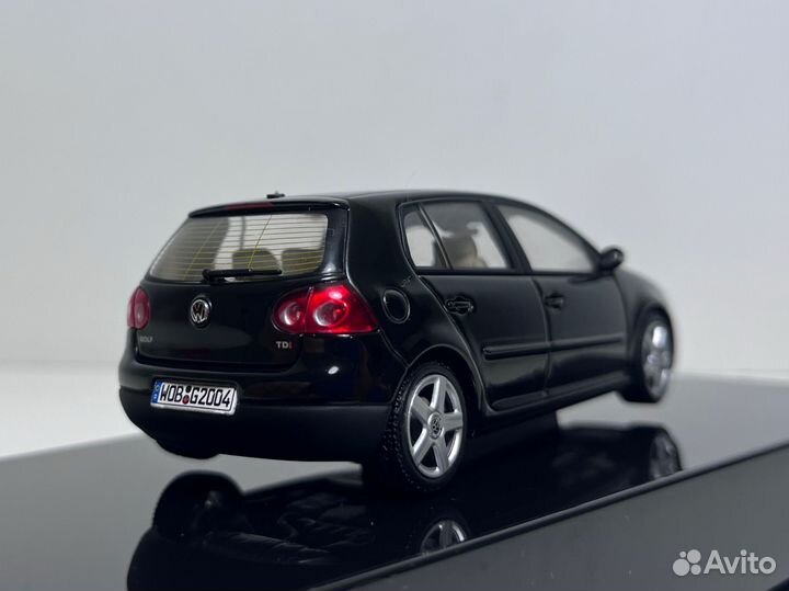 Модель Volkswagen Golf V, autoart, 1/43