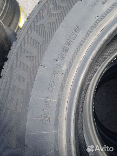 Sonix Prime A/S 235/45 R17