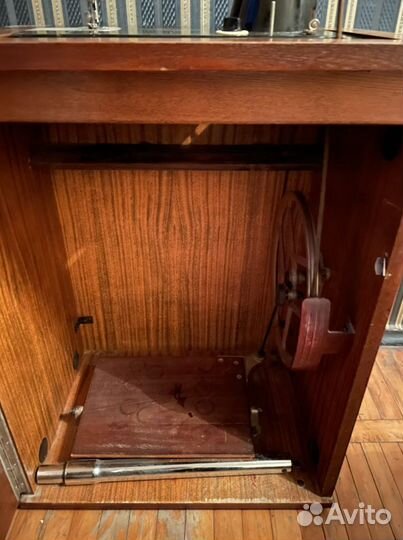 Швейная машина Чайка 3