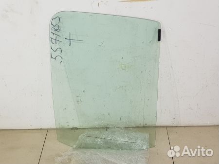 Стекло передней правой двери