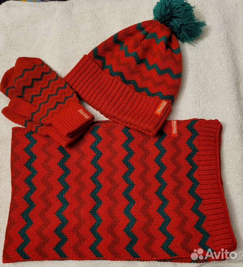 Зимний комплект coca-cola (шапка, шарф, варежки)