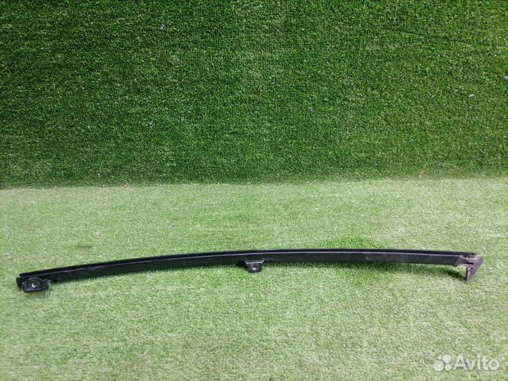 Направляющая стекла задняя правая Toyota Camry V50