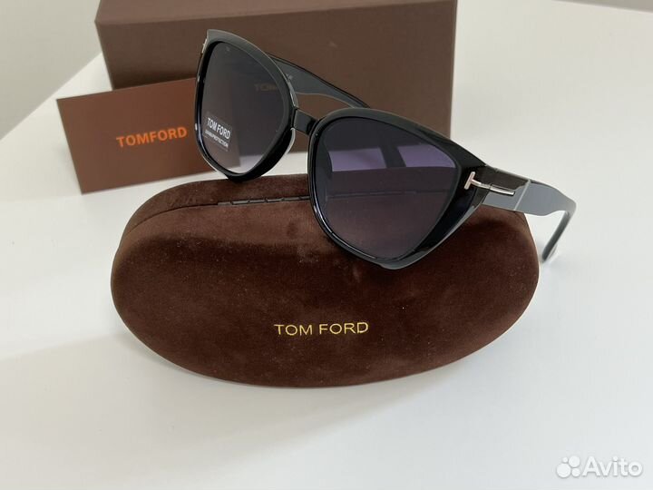 Солнцезащитные очки tom ford