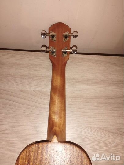 Гавайская гитара (укулеле) Oscar Schmidt