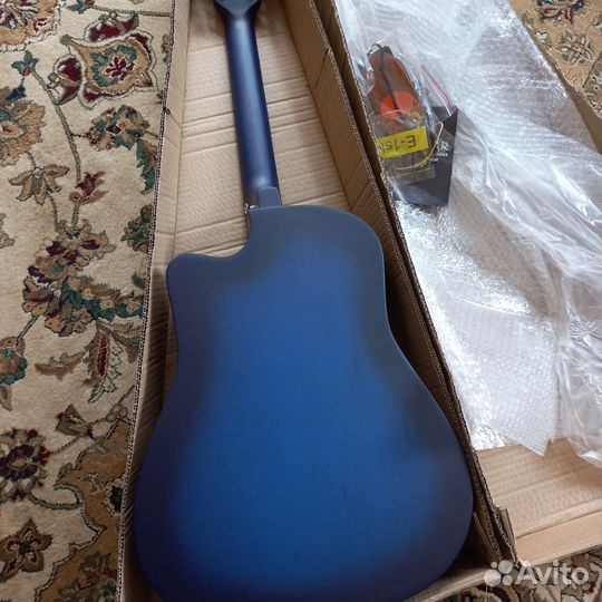 Акустическая гитара