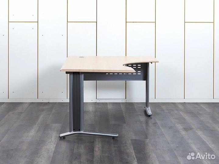 Офисный стол для менеджера