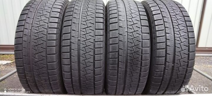 Pirelli Ice Asimmetrico Plus 215/50 R17