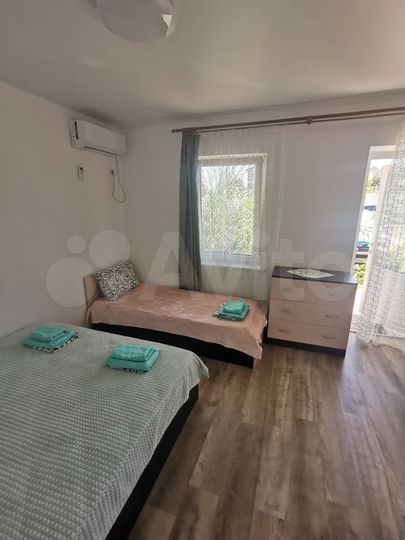 Комната 18 м² в 9-к., 1/1 эт.