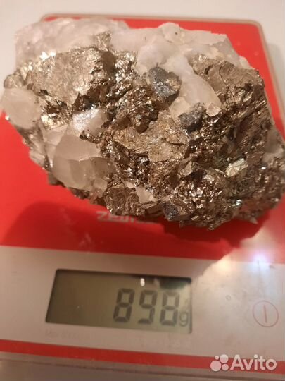 Пирит на кварце