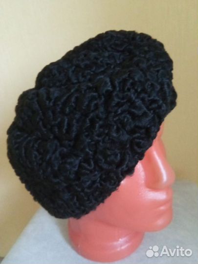 Шапка меховая из каракуля женская