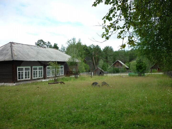 Дом 243 м² на участке 44 сот.