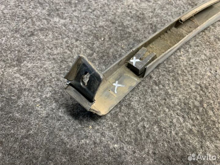 Накладка крыла задняя правая Volkswagen Tiguan 5N1