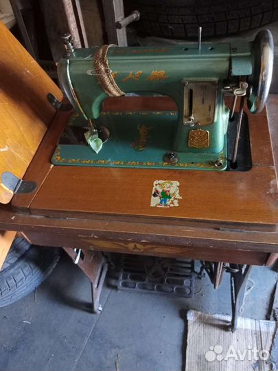 Швейная машина