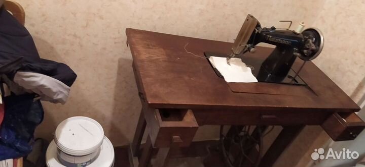 Швейная машина Naumann