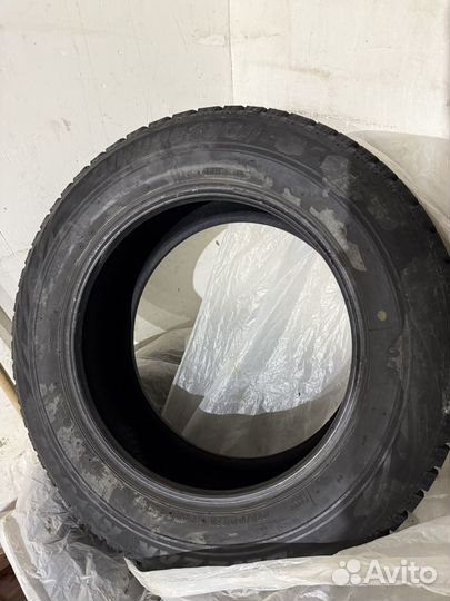 Bridgestone Blizzak Revo GZ 215/60 R16