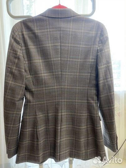 Пиджаки и жакеты женские