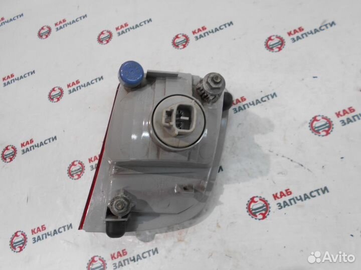 Фонарь задний в бампер Toyota Land Crtuiser 200