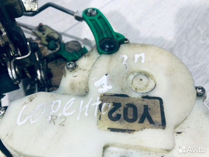 Замок двери задний правый Kia Sorento SUV D4CB