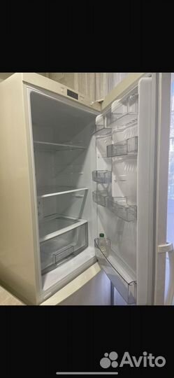 Холодильник двухкамерный новый