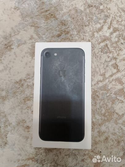 Коробка от iPhone 7