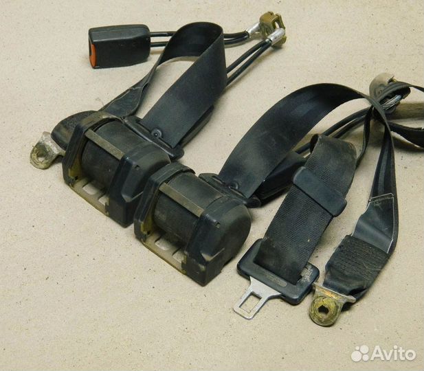 Ремень безопасности задний Audi 100 C3