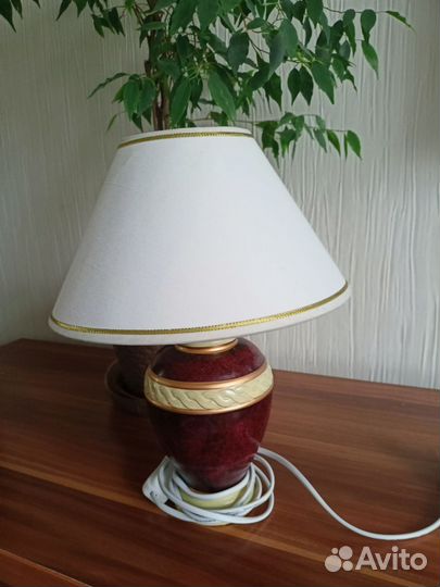 Лампа настольная