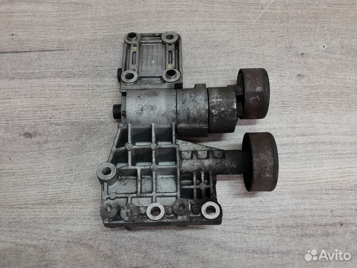 Кронштейн кондиционера Hyundai Sonata NF 2.4 G4KC