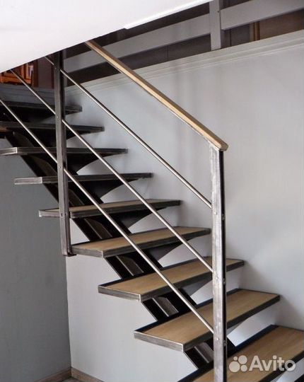 Лестница на второй этаж