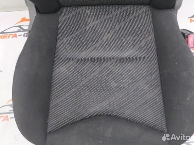 Сиденье переднее правое Peugeot 308 легковой