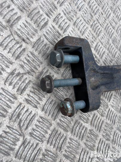 Кронштейн крепления торсиона Mercedes Actros MP4