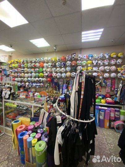 Футбольный мяч новые разные