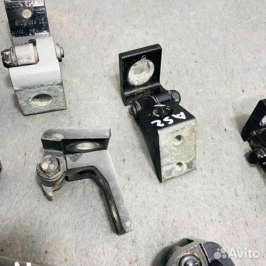 Octavia A5 Петля двери (Авторазбор Атп)