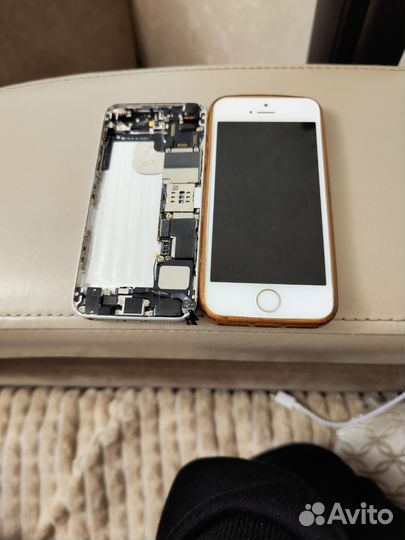 iPhone SE, 16 ГБ