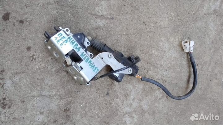 Замок двери передней левой Нива Шевролет