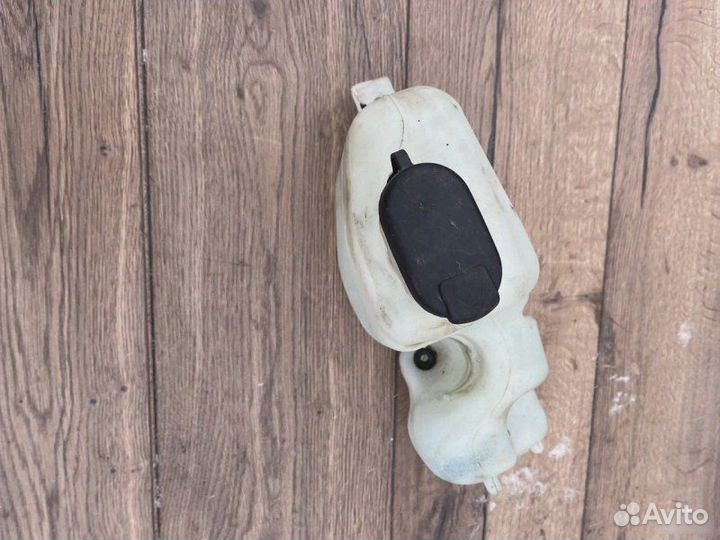 Бачок омывающей жидкости Renault Kangoo 1.4