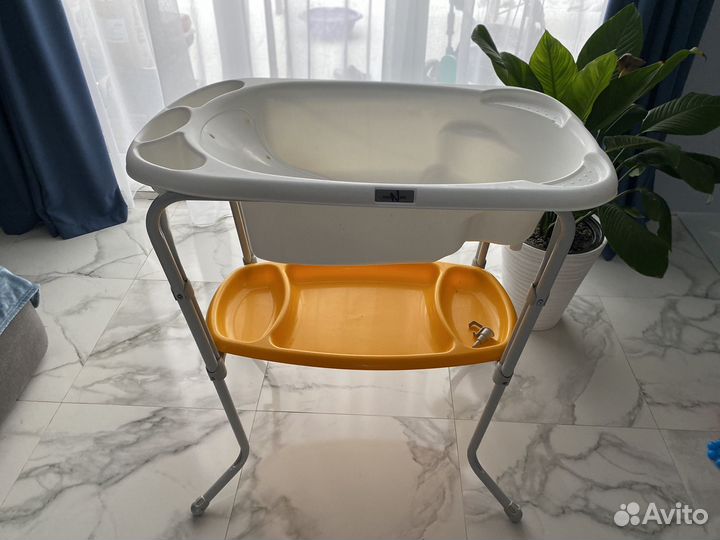 Ванночка и пеленалтный столик 2в1