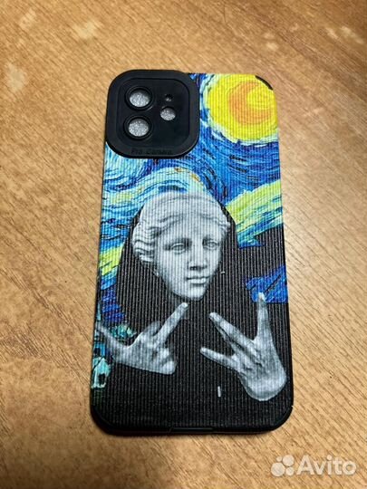 Чехлы на iPhone 11