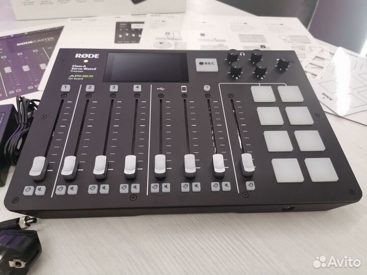 Подкаст микшер Rode Caster Pro