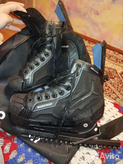 Коньки хоккейные, 39 размер