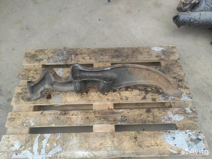 Кронштейн пневморессоры левый Daf Xf 106