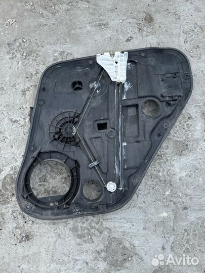 Стеклоподъемник задний левый Kia Soul PS G4FD 2017