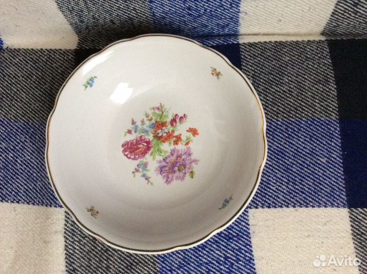 Блюдца, чашки, фужеры, салатник