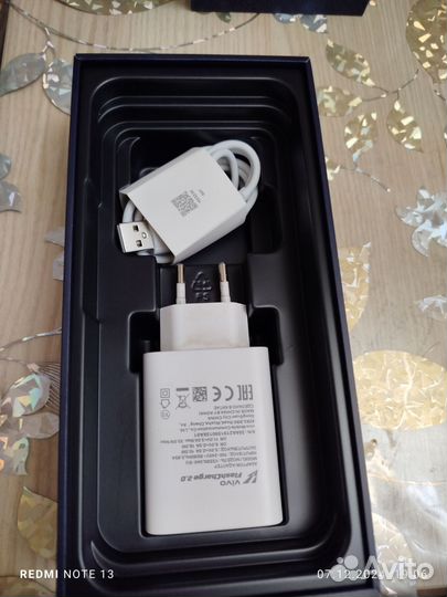 Vivo V21e, 8/128 ГБ