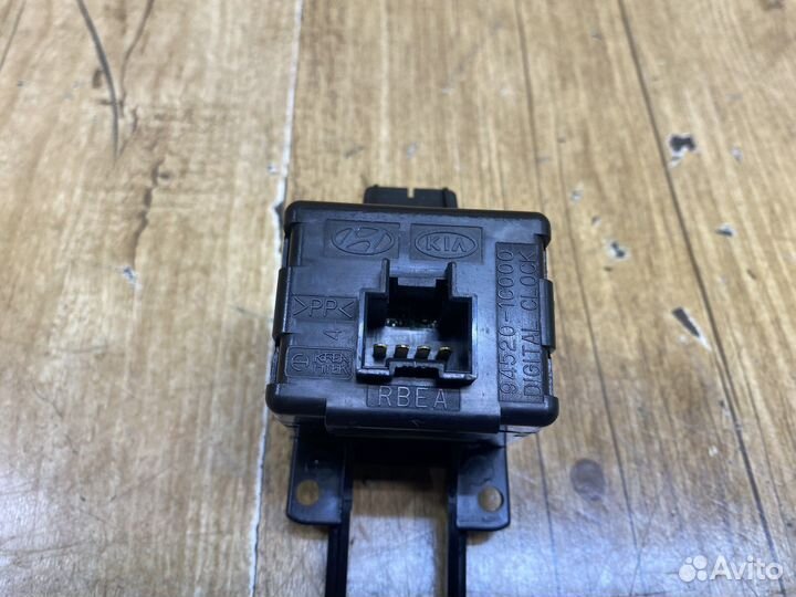 Часы салона электронные Hyundai Getz