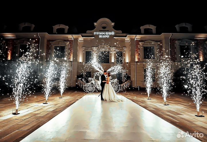 Холодные фонтаны и тяжелый дым на мероприятие