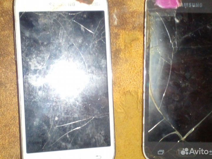 Samsung Galaxy J1 SM-J100FN, 4 гб