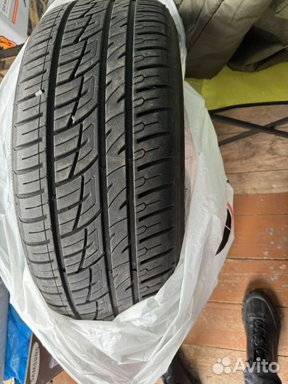 Delinte DS8 Desert Storm II 235/55 R19