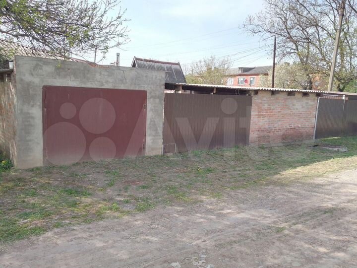 Доля в 3-к. квартире, 63 м², 1/1 эт.