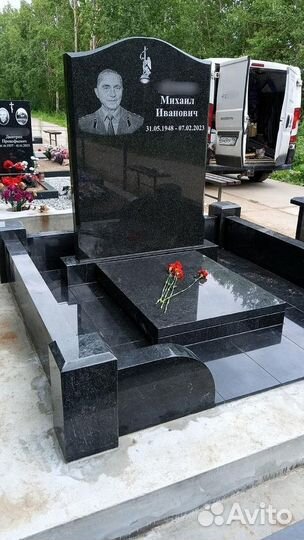 Памятники бюджетные из гранита на могилу опт