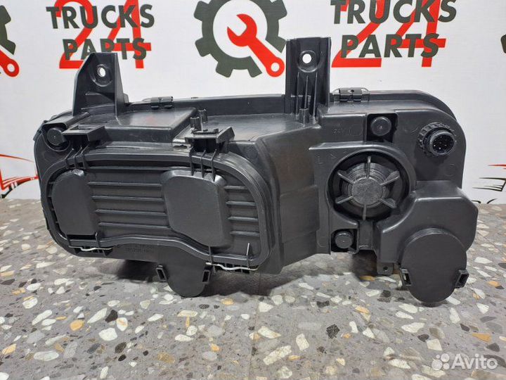 Фара левая Mercedes Atego A9738202861